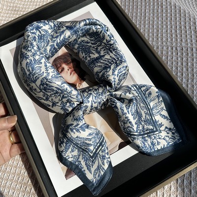 Custom 27.5" x 27.5" 100% Mulberry Silk Neck Scarf Silk Satin Wristband