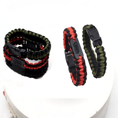 Bracelet with Metal Plate Made of Paracord