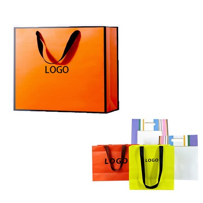 Fashionable And Convenient Handbag