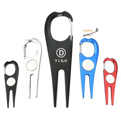 Golf Divot With Carabiner