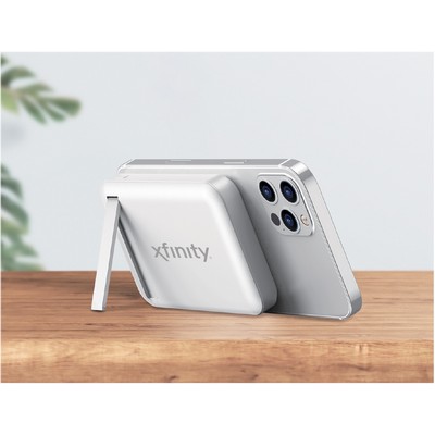 Mag Cube - 10,000 mAh Charger With Magnetic Snap On Function, Wireless Charging
