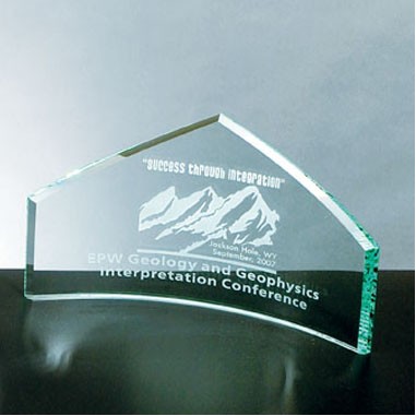 Supreme Beveled Peak Award Medium