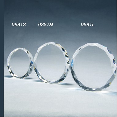 Round Upright Standing Crystal Trophy - Med (Sand Blasting)