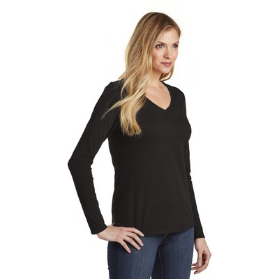 District Women's Very Important Tee Long Sleeve V-Neck.
