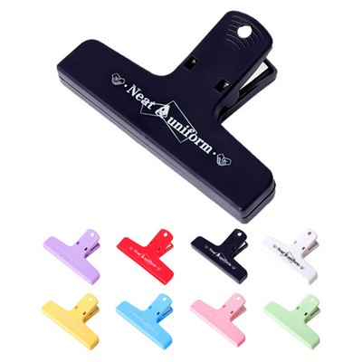Long-tailed colored plastic magnetic clip